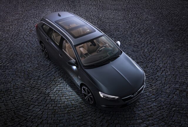 Opel Insignia Sports Tourer 6.jpg