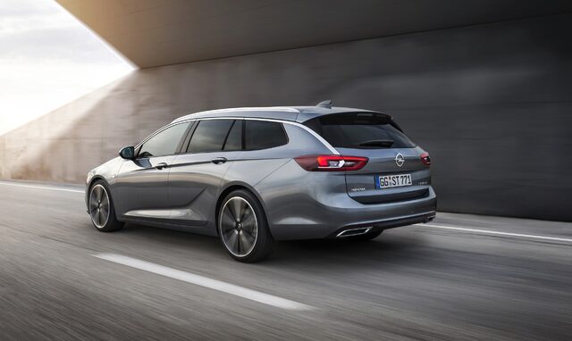 Opel Insignia Sports Tourer 4.jpg