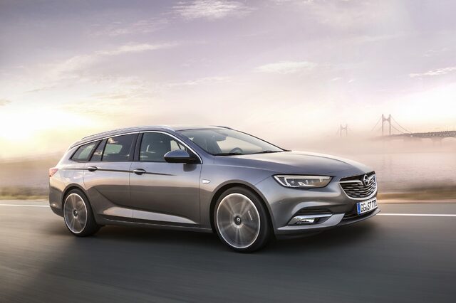 Opel Insignia Sports Tourer 1.jpg