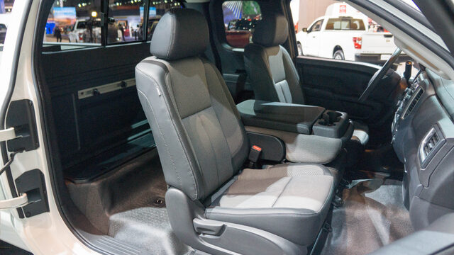 2017 Nissan Titan King Cab-10.jpg