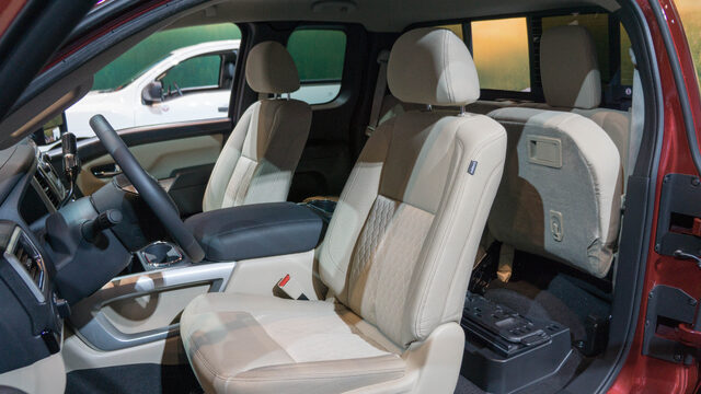 2017 Nissan Titan King Cab-14.jpg