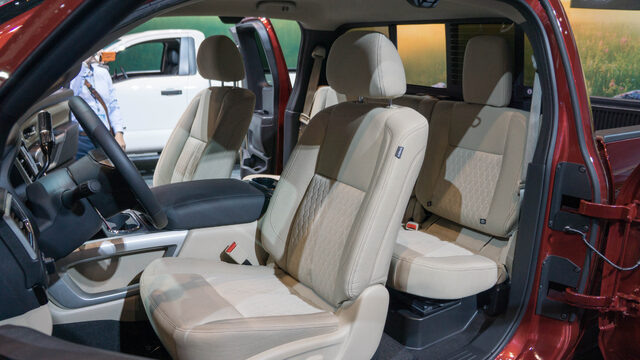 2017 Nissan Titan King Cab-17.jpg