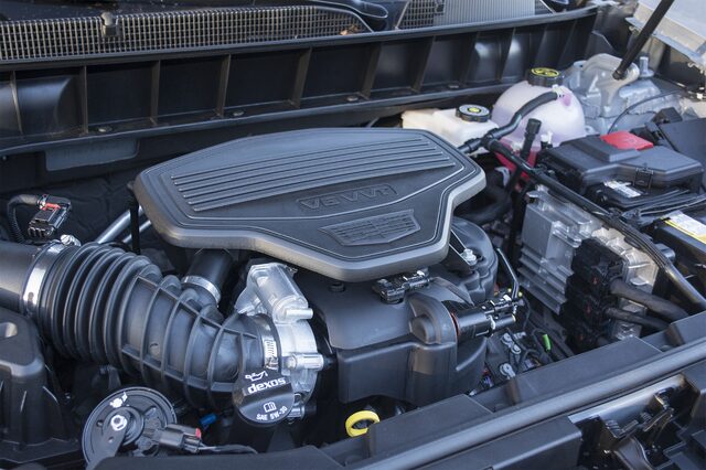 2017 Cadillac XT5 Platinum engine bay