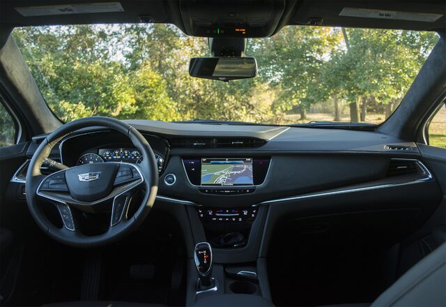 2017 Cadillac XT5 Platinum interior dashboard