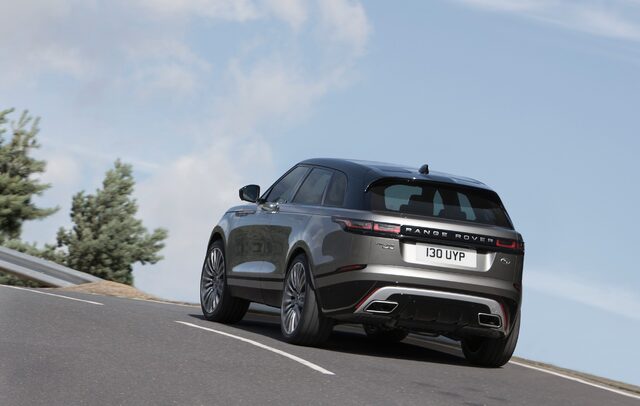 2018 Range Rover Velar 4.jpg