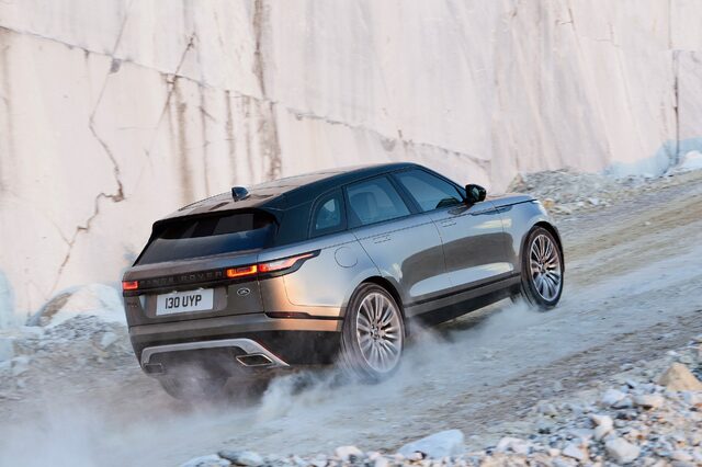 2018 Range Rover Velar 9.jpg