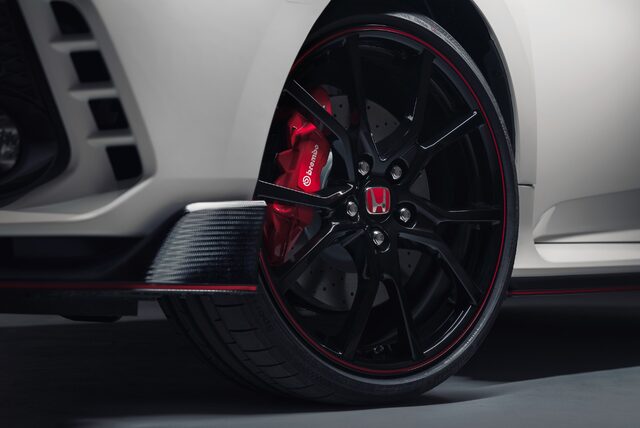 2017 Honda Civic Type R (European Version) 6.jpg