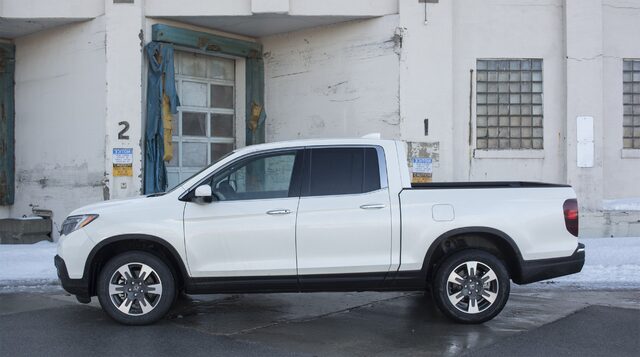 2017 Honda Ridgeline RTL-E driver side profile view