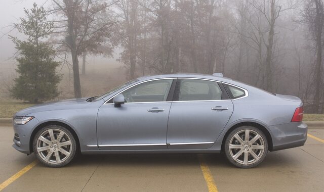 2017 Volvo S90 T6 Inscription — Driver Side Profile, Mussel Blue Metallic