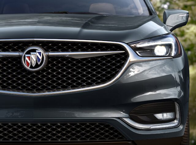 2018-Buick-Enclave-Avenir-012.jpg