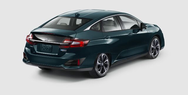 2 2018 Honda Clarity Plug-In Hybrid.jpg