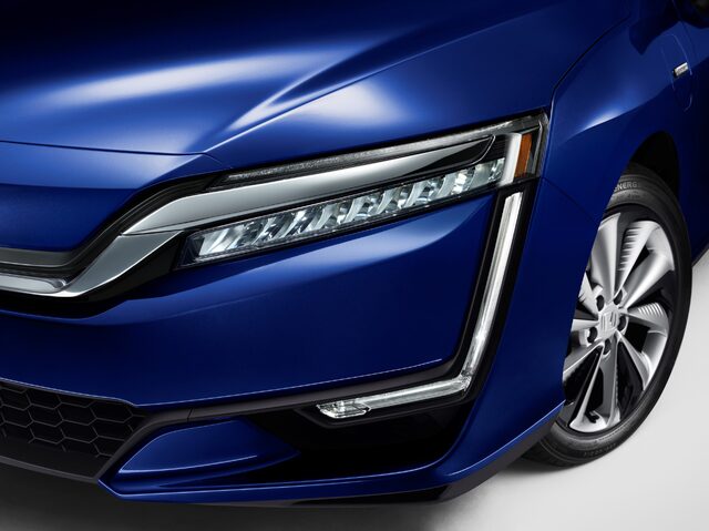 10 2017 Honda Clarity Electric.jpg