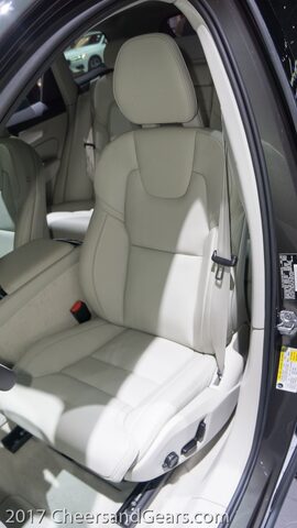 2018 Volvo XC60 Inscription Front Seat Interior