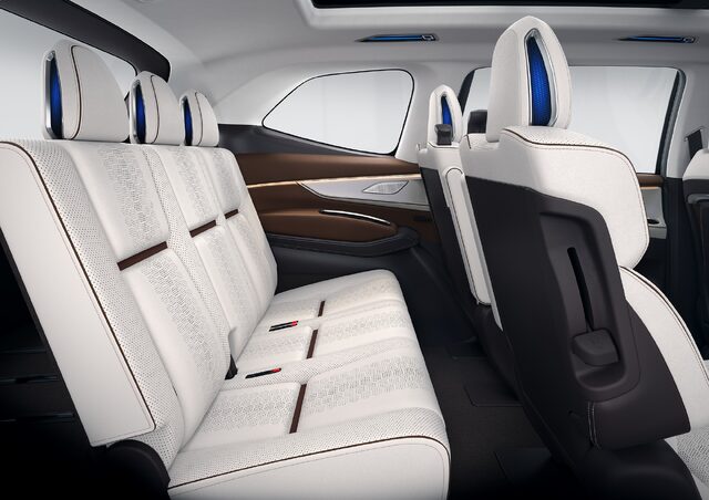 TR8_INT_3rdSeat_small.jpg