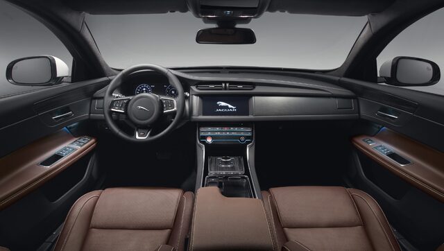2018 Jaguar XF Sportbrake 6.jpg