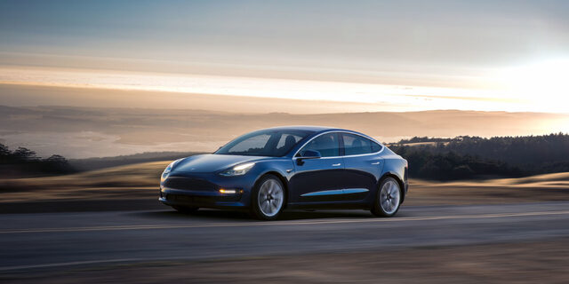2017-Tesla-Model-3-1-1.jpg