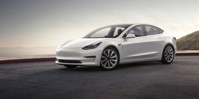 2018_tesla_model-3.jpg