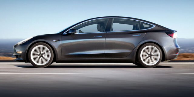 2018_tesla_model-3_side.jpg