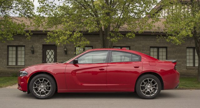 2017 Dodge Charger SXT AWD Driver-Side Profile