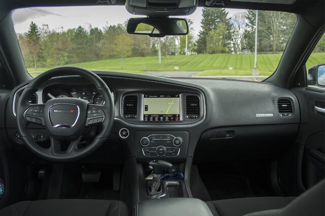2017 Dodge Charger SXT AWD Interior Dashboard and Uconnect