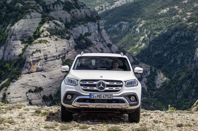 2018 Mercedes-Benz X-Class 1.jpg