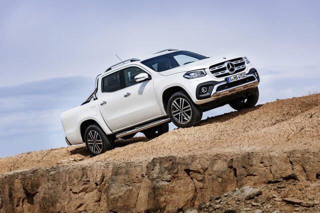 2018 Mercedes-Benz X-Class 4.jpg