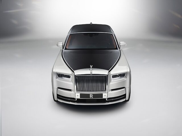 2018 Rolls-Royce Phantom 1.jpg