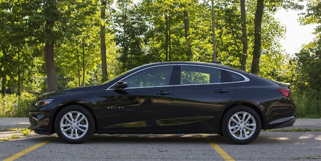2017 Chevrolet Malibu Hybrid 2.jpg