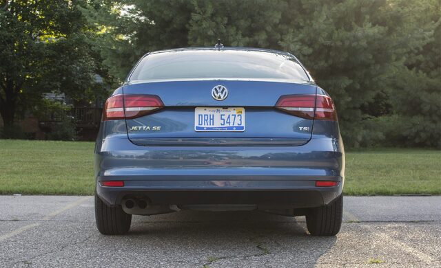 2017 Volkswagen Jetta SE Straight Rear View with Jetta SE and TSI Badges