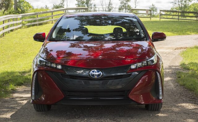 2017 Toyota Prius Prime Plus front fascia