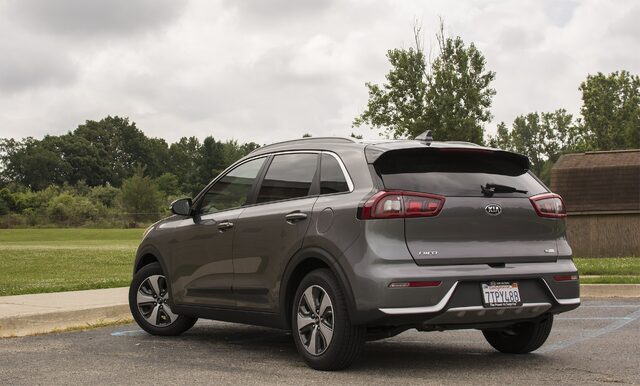 2017 Kia Niro EX rear three-quarter view