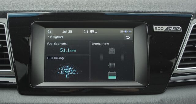 2017 Kia Niro EX infotainment screen showing 51.1 MPG fuel economy