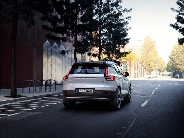 213091_New_Volvo_XC40_exterior.jpg