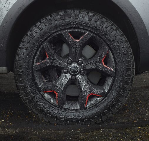 Land Rover Discovery SVX 6.jpg