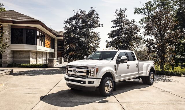 2018 Ford F-450 Super Duty Limited Front Three-Quarter View White
