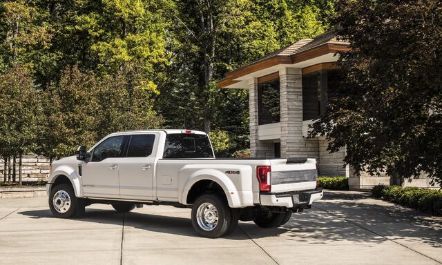 2018 Ford F-450 Super Duty Limited Crew Cab Rear Three-Quarter View White