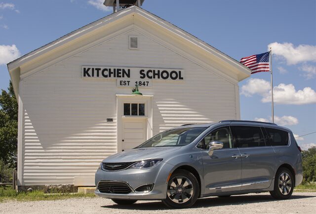 2017 Chrysler Pacifica Hybrid Platinum — Front 3/4 View at Kitchen School