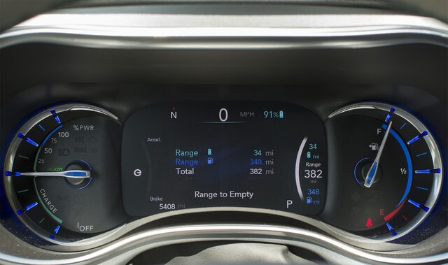 2017 Chrysler Pacifica Hybrid Platinum — Instrument Cluster Range to Empty Display