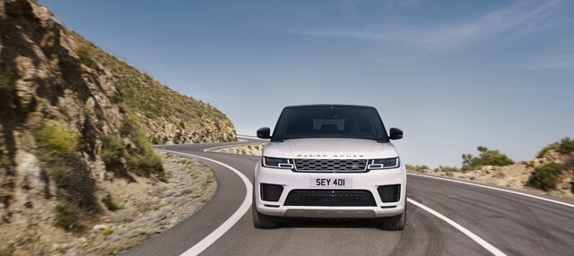2019 Range Rover Sport P400e 1.jpg