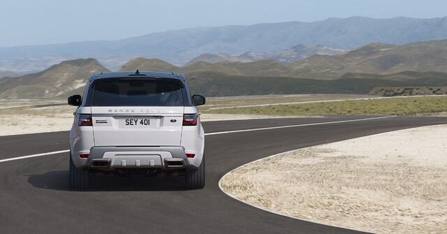 2019 Range Rover Sport P400e 2.jpg