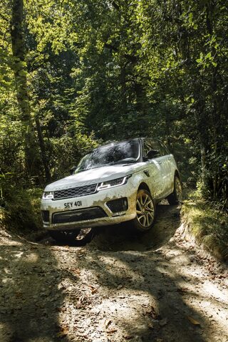 2019 Range Rover Sport P400e 9.jpg
