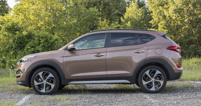 2017 Hyundai Tucson Limited AWD 2.jpg
