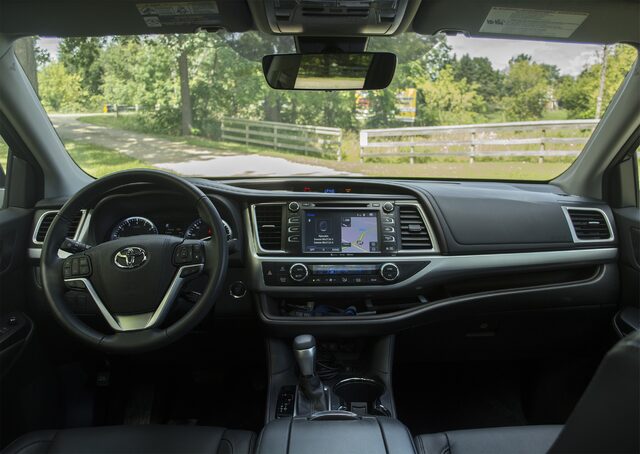 2017 Toyota Highlander XLE AWD Interior Dashboard with Touchscreen Navigation and Automatic Shifter