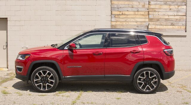 2017 Jeep Compass Limited 4X4 driver-side profile