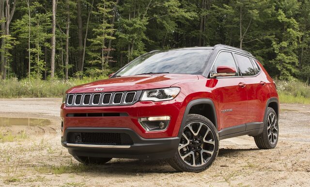 2017 Jeep Compass Limited 4X4 front three-quarter view
