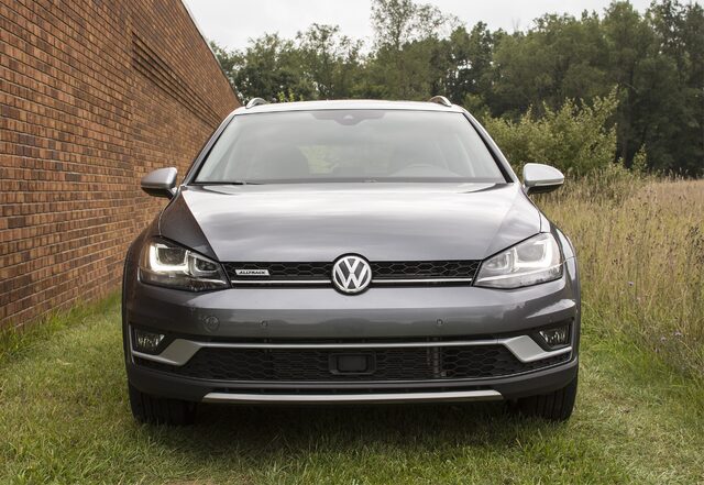 2017 Volkswagen Golf Alltrack SEL — Front View, Platinum Gray