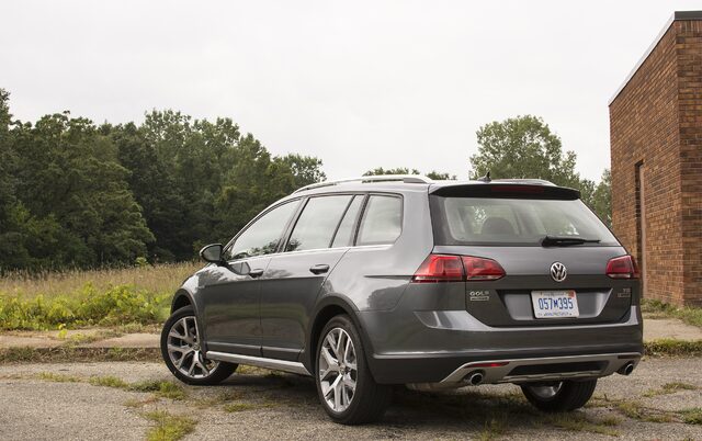 2017 Volkswagen Golf Alltrack SEL — Rear 3/4 View, Platinum Gray