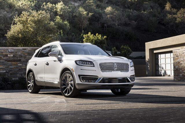 2019 Lincoln Nautilus 1.jpg