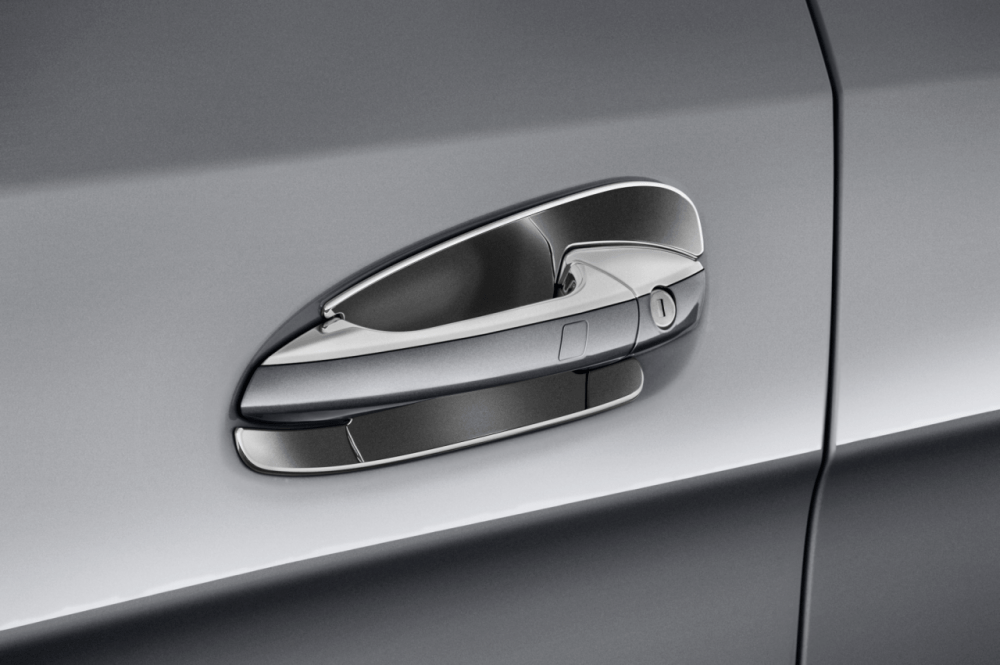 2017-mercedes-benz-gls-450-base-suv-door-handle.png