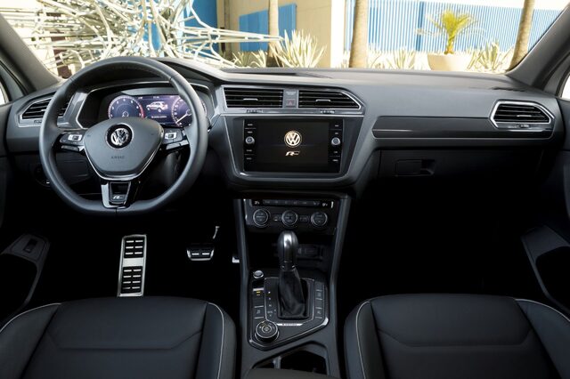 2018_Tiguan_R-Line-Medium-7696.jpg